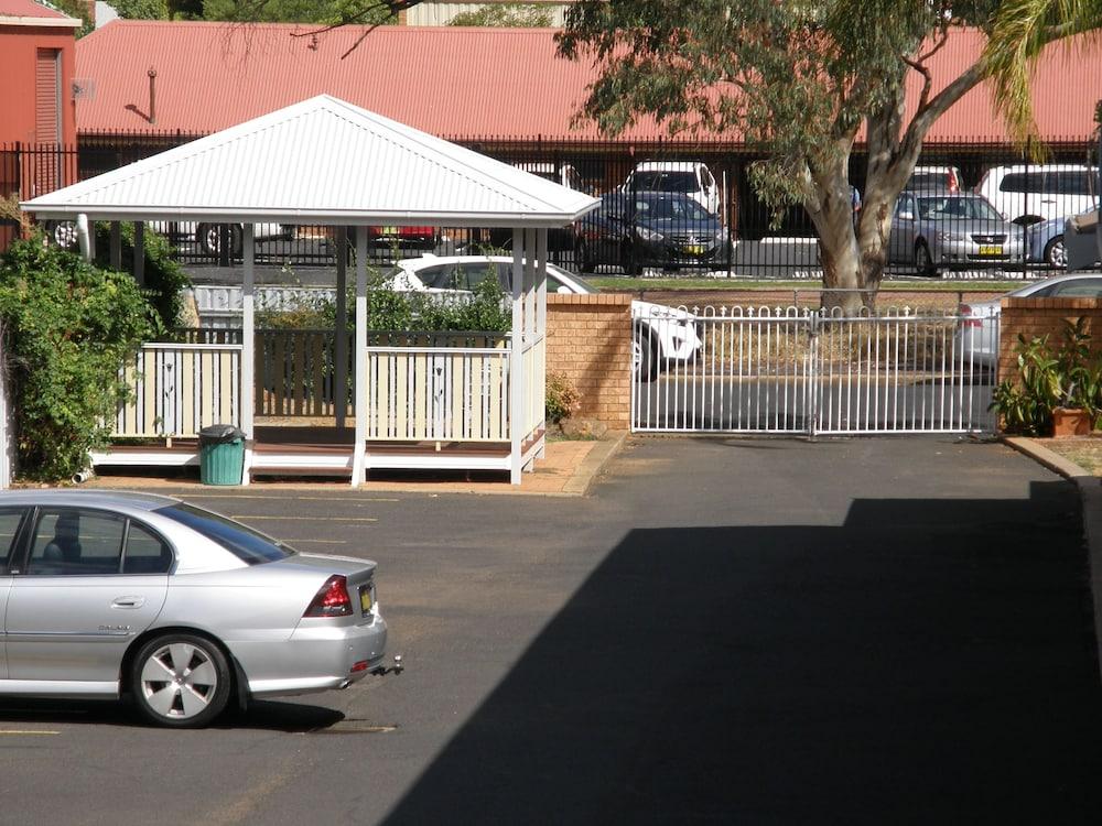 Blue Diamond Motor Inn Dubbo Bagian luar foto