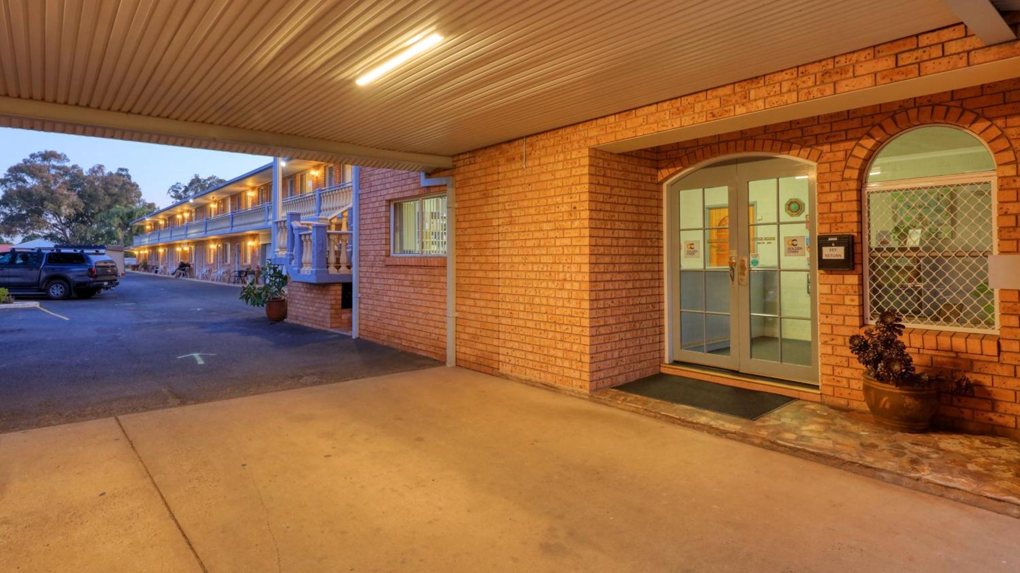 Blue Diamond Motor Inn Dubbo Bagian luar foto
