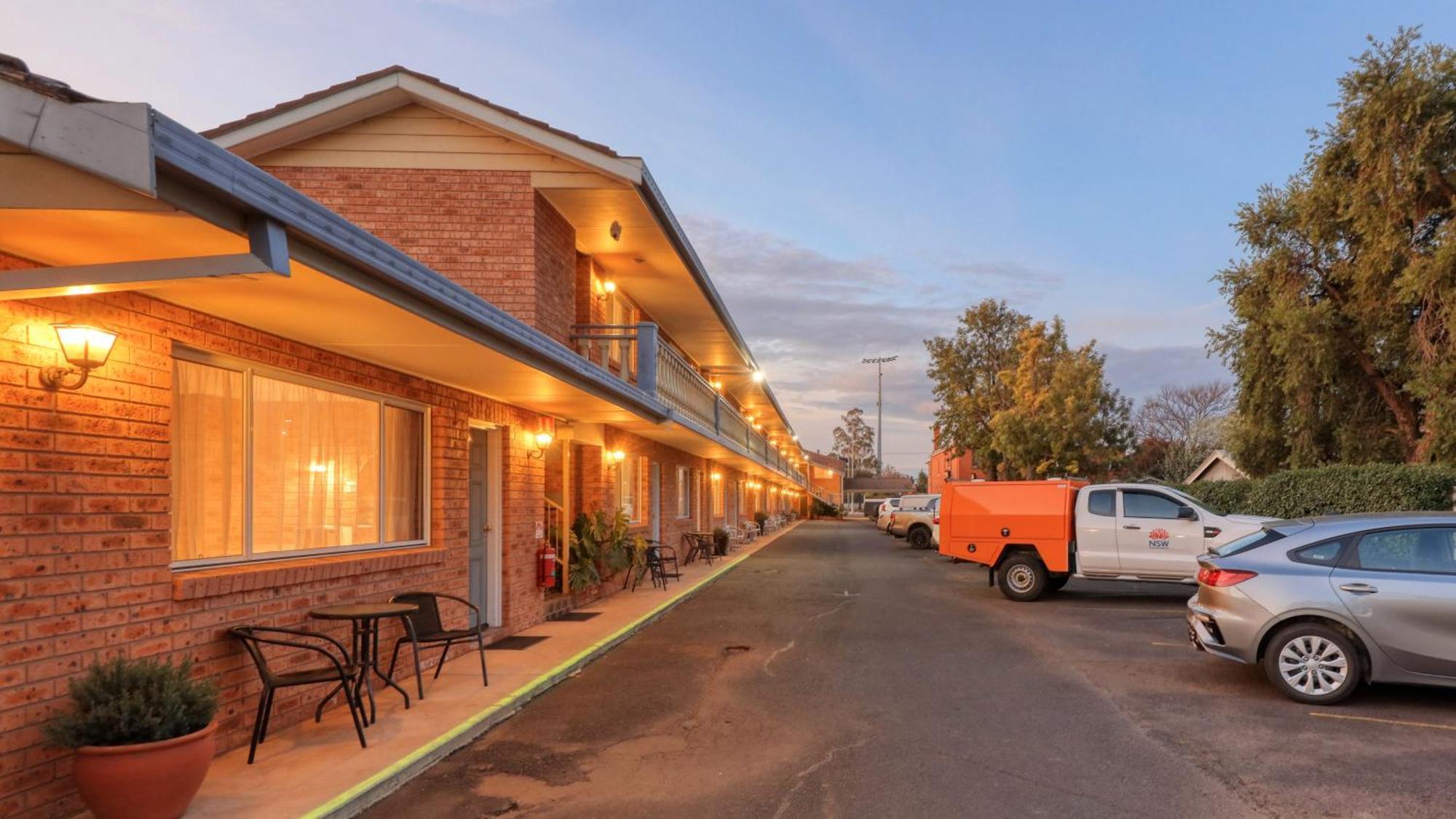 Blue Diamond Motor Inn Dubbo Bagian luar foto