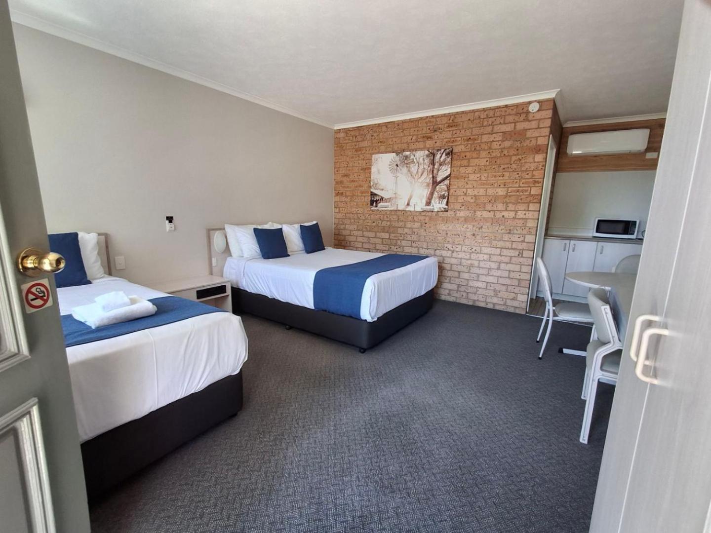 Blue Diamond Motor Inn Dubbo Bagian luar foto