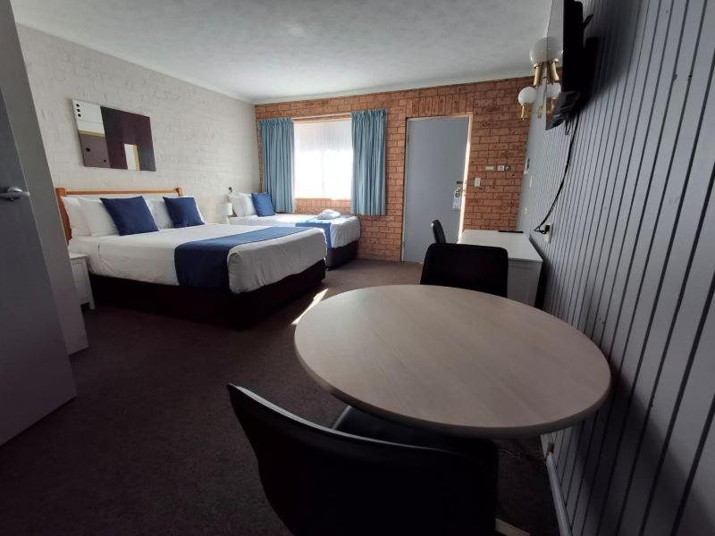Blue Diamond Motor Inn Dubbo Bagian luar foto