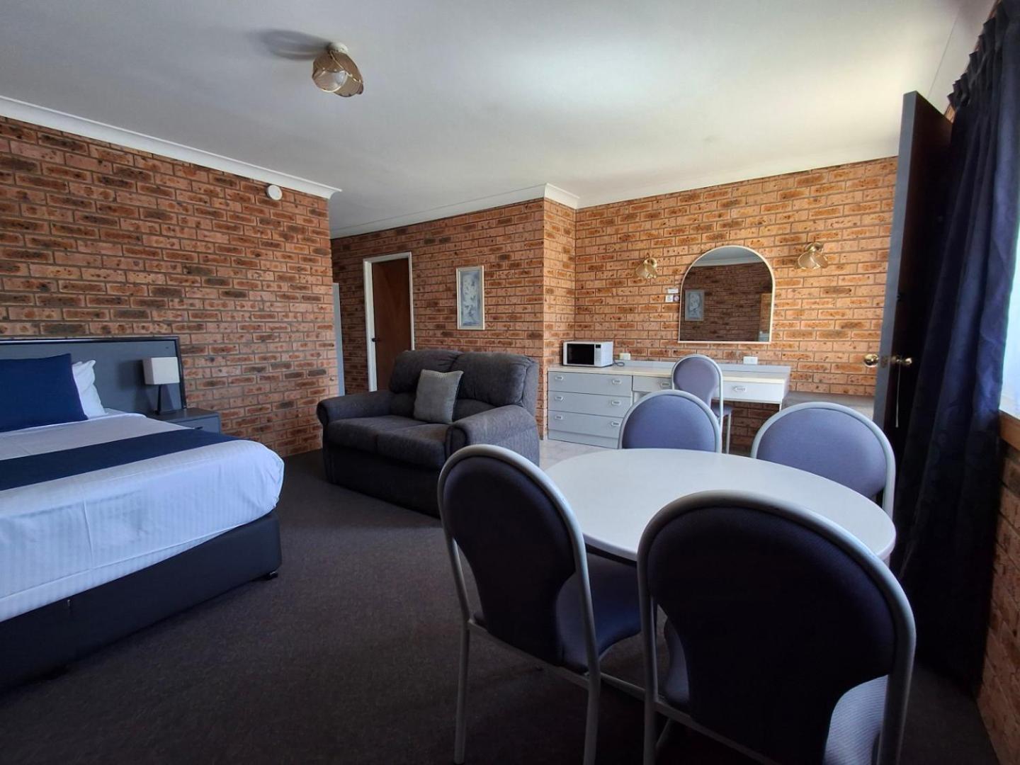 Blue Diamond Motor Inn Dubbo Bagian luar foto